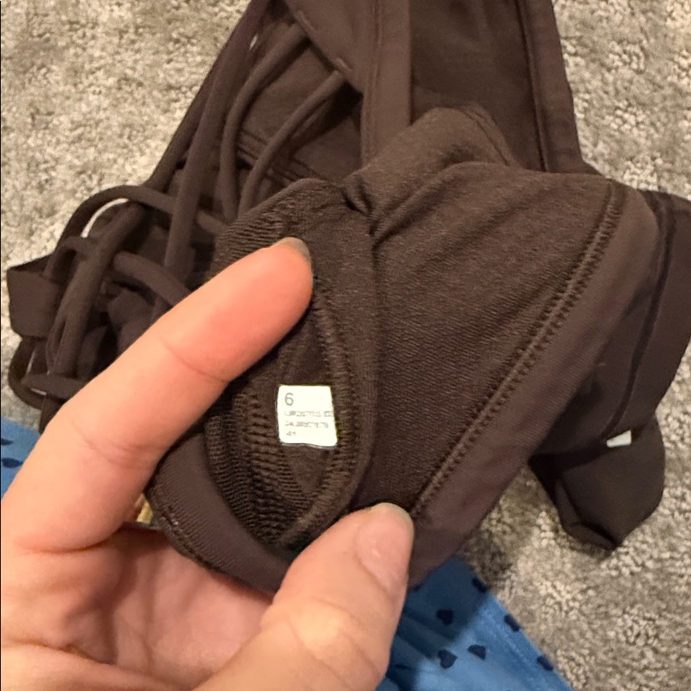 Size 6 Lululemon Brown Strappy Sports Bra and Skirt Set - Picture 4 of 4